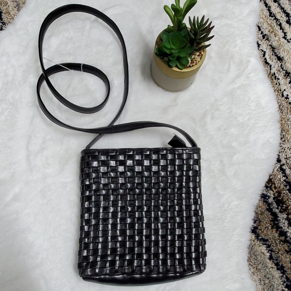 NINE WEST CROSSBODY PURSE